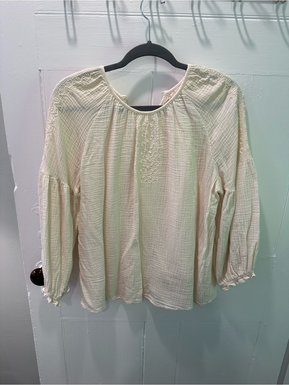 Universal Thread Cream Textured Peasant Blouse